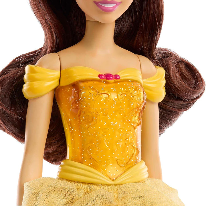 Mattel Disney Princess Toy, păpușă mobilă Belle Fashion cu haine strălucitoare și accesorii, inspirată de filmul Disney, cadou pentru copii, HLW11