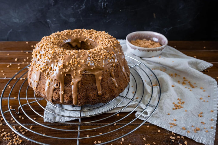 RUF Nusskuchen, Backmischung Mit Schneller Und Einfacher Zubereitung, Nussig Und Locker Mit Glasur, Als Grundlage Für Rüblikuchen, Vegan, 1 X 520G