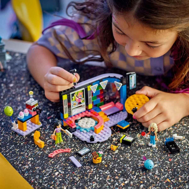 LEGO 42610 Petrecere Karaoke cu prietenii