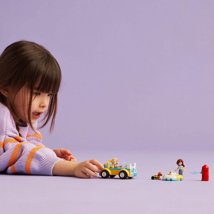 LEGO Friends Mobile Dog Grooming Parlour, set de joacă pentru vehicule cu animale pentru jocuri de rol, jucărie pentru copii cu 2 figurine și 2 câini pentru fete și băieți de la 4 ani, set de toaletă pentru câini 42635