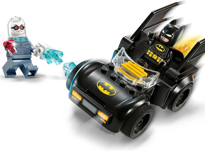 LEGO DC Batman: Batman & Batmobil Vs. Mr. Freeze - Jucărie cu mașină de supereroi cu 2 minifigurine - Tragător de gheață cu elemente pentru foc - Cadou pentru băieți și fete de la 4 ani 76301