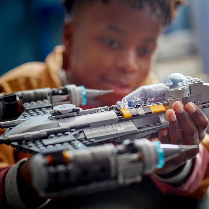 LEGO Star Wars Luptătorul Mandalorian N-1 din Cartea lui Boba Fett, jucărie construibilă cu navă spațială, set de 4 personaje, inclusiv figura Baby Yoda 75325