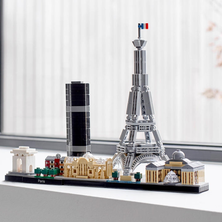 LEGO Arhitectură Paris, Model Kit cu Turnul Eiffel, Champs-Élysées și Louvre Model, Colecția Skyline, Decorațiuni pentru casă și birou, Idei cadou pentru colecționari, bărbați și femei 21044