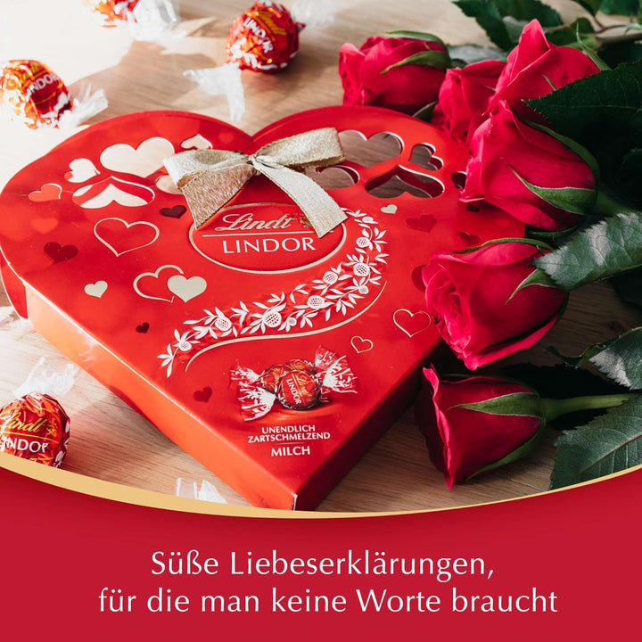 Lindt Lindor Herzpackung, Unendlich Zartschmelzende Lindor Kugeln Milch in Einer Hochwertigen Herzpackung, 4Er Pack (4 X 112 G)