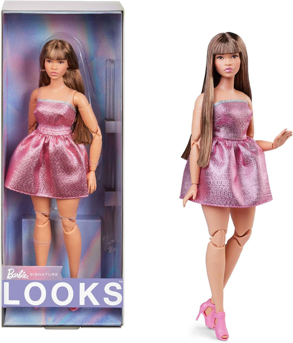 Barbie Looks Doll, figurină de colecție nr. 24 cu păr șaten și modă modernă Y2K, rochie strălucitoare fără bretele cu tocuri înalte Peep-toe, HRM16