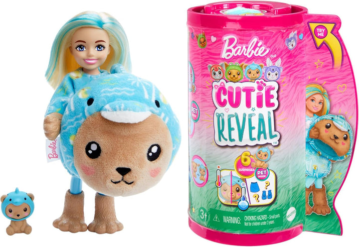 BARBIE Cutie Reveal Doll - păpușă Chelsea cu 6 surprize și distracție cu schimbarea culorilor, iepuraș în costum de pluș Koala, jachetă din fleece cu model la modă, pentru copii de la 3 ani, HRK31