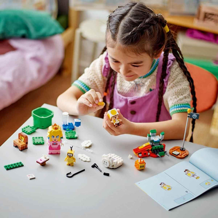 LEGO Super Mario Adventures With Interactive Peach, Playset pentru copii cu Yellow Toad, cadou Nintendo pentru băieți, fete și toți jucătorii de la 6 ani 71441