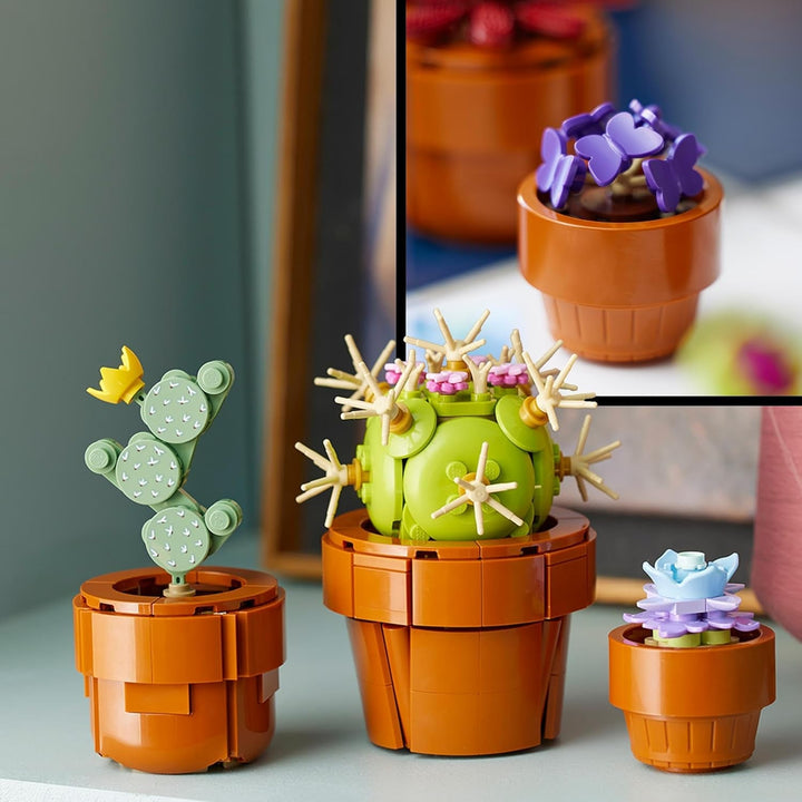 Mini plante LEGO Icons, 9 flori artificiale de construit, set de colecție botanică pentru adulți cu ghiveci de teracotă construibil, decorațiuni pentru casă, cadou pentru femei și bărbați 10329