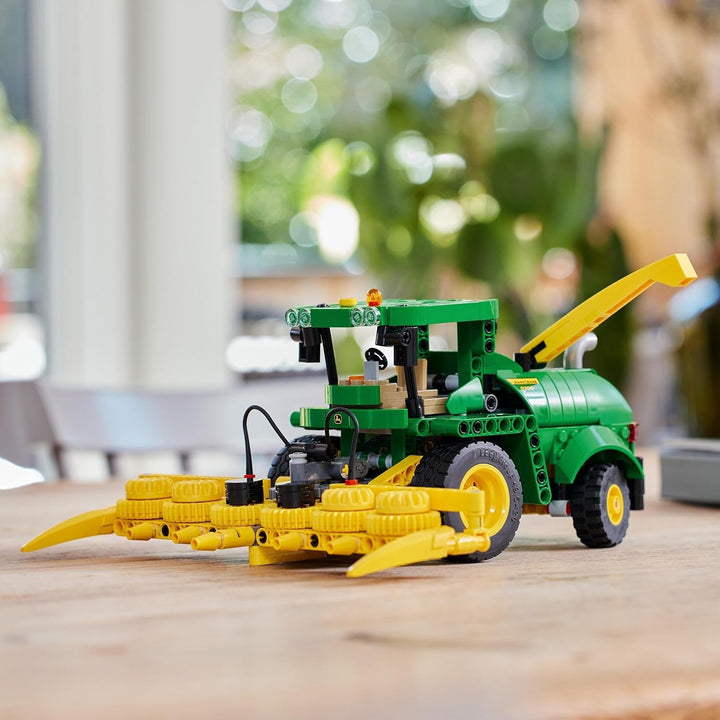 LEGO Technic John Deere 9700 Forage Harvester, Tractor de jucărie pentru copii, set de fermă, model de vehicul cu funcții realiste, cadou pentru băieți și fete de la 9 ani 42168