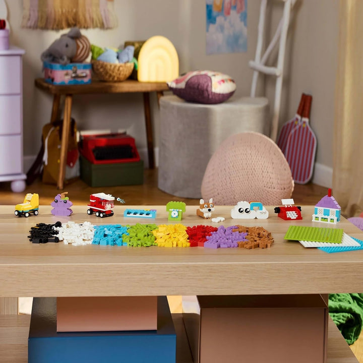 Set creativ LEGO Classic pentru construcție și joacă - set cu cărămizi colorate - construiește o casă, un câine, o mașină amuzantă, o claviatură de pian și un curcubeu - set de artizanat pentru băieți și fete de la 5 ani