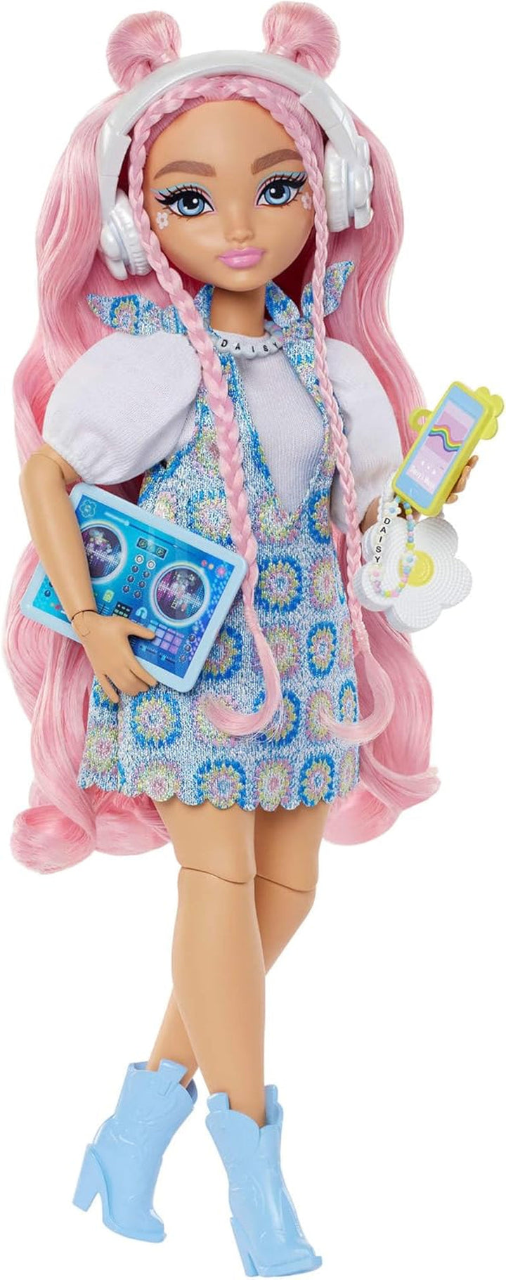 Păpușă Barbie Dream Besties și accesorii, păpușă de modă Teresa mobilă cu păr castaniu și agrafe de păr, 10 bucăți temă jocuri video, HYC23