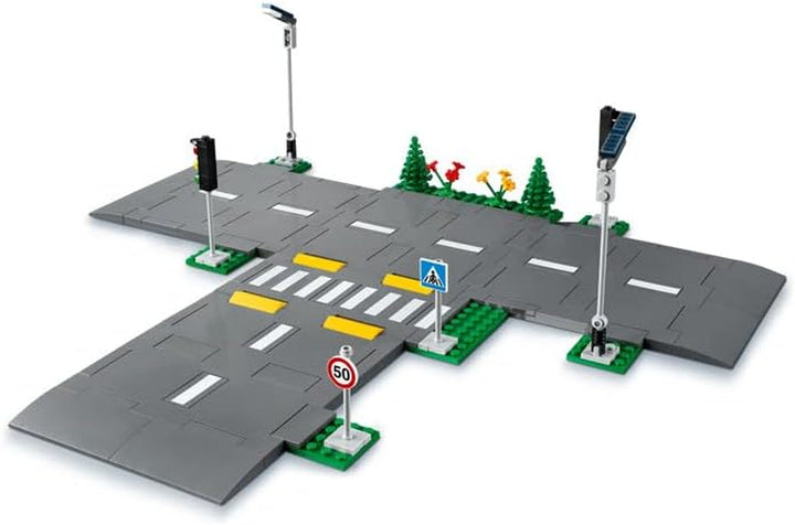 LEGO City Intersecție rutieră cu semafoare, set de construcție cu cărămizi care strălucesc în întuneric 60304
