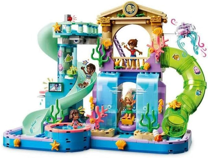 Parcul acvatic LEGO Friends Heartlake City, set de joacă în aer liber pentru fete și băieți cu vârsta peste 8 ani, experiență de joacă creativă cu 3 figurine, micro figurină, 3 tobogane și hidromasaj 42630