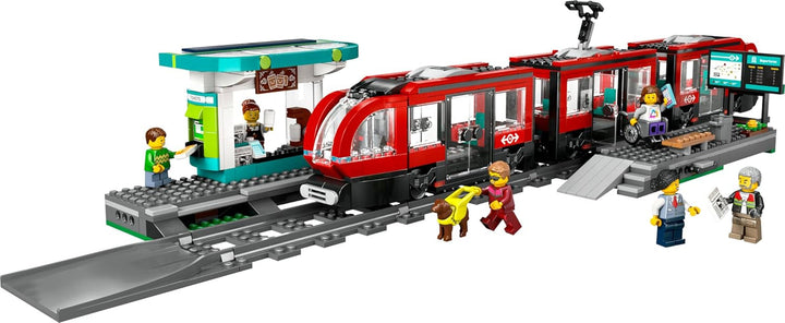 Tramvai LEGO City cu stație, idee de cadou pentru fanii jucăriilor cu vehicule de la 7 ani, cu 6 minifigurine și un câine ghid pentru jocuri de rol, jucărie de construcție 60423