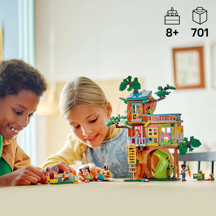 Casa din copac LEGO Friends, set de construit și jucat pentru jocuri de rol, casă de jucărie pentru fete de la 8 ani, set cu 4 minifigurine de personaje și 2 figurine de animale, idee de cadou pentru copii 42652