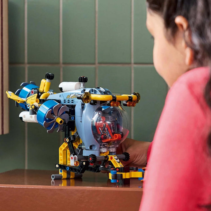 Submarin LEGO Technic Deep Sea Explorer, jucărie de construit pentru copii, băieți și fete de la 9 ani, idei creative de cadouri pentru ziua de naștere, vehicul construibil, cu elice rotative 42201