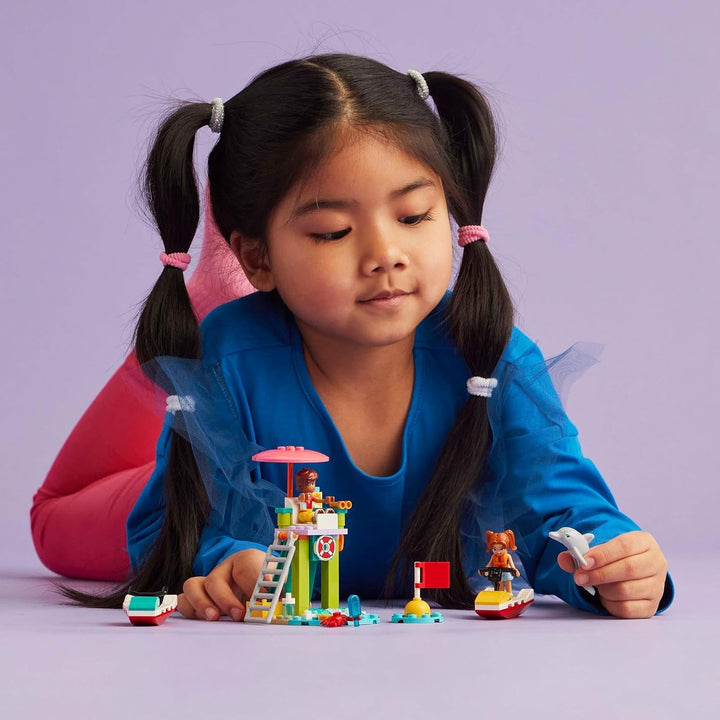 Turn de observare a salvamarilor LEGO Friends cu jet ski-uri, jucărie pentru copii, idee de cadou pentru fete și băieți de la 5 ani cu 2 figurine și delfin, jucărie jet ski 42623