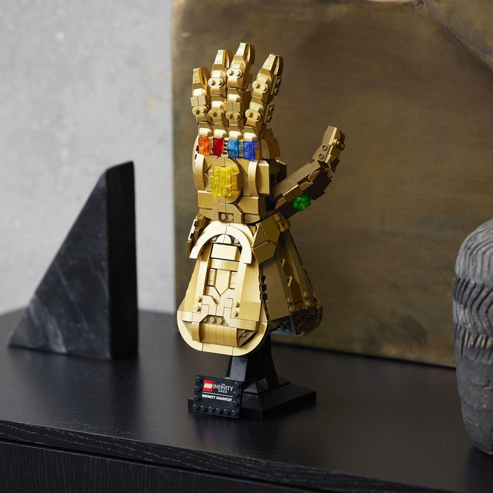 LEGO 76191 Marvel Super Heroes Infinity Glove, Set Avengers pentru adulți cu modelul mănușii lui Thanos de construit, articol pentru fani, cadou pentru bărbați, femei, ea și el