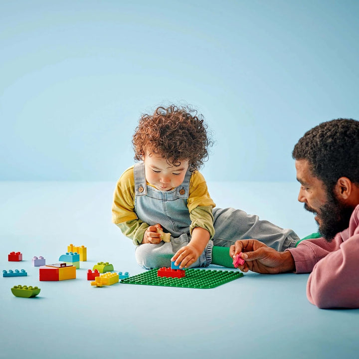 Placă de construcție LEGO DUPLO în verde, Jucărie de construcție pentru copii mici de la 18 luni, Pentru afișarea modelelor, Permite preșcolarilor să construiască creativ și să se joace imaginativ, Jucărie educațională 10460