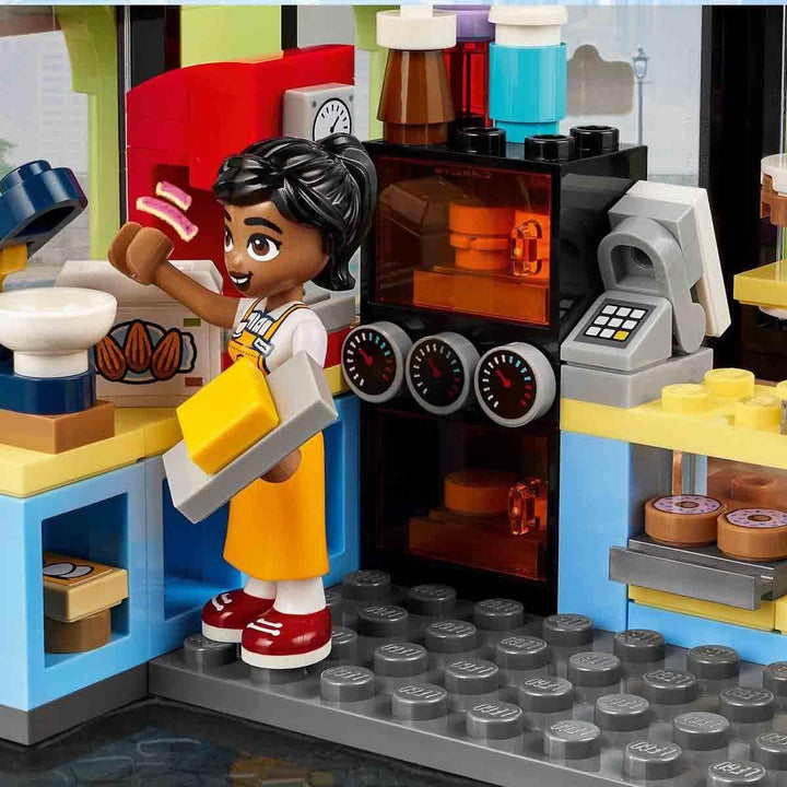 LEGO Friends Heartlake City Café, jucărie pentru copii, brutărie de jucărie, idee de cadou pentru fete și băieți cu vârsta peste 6 ani, set cu 3 figurine de joacă și figurină de câine 42618