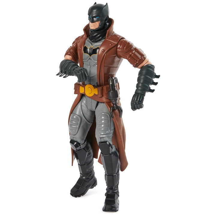 DC Comics, Batman Action Figure, 30 cm înălțime, complet mobil pentru aventuri captivante și cascadorii pline de acțiune, jucărie pentru copii de la 3 ani în sus
