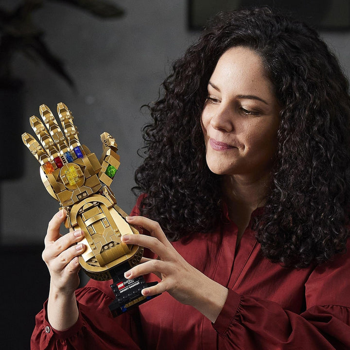 LEGO 76191 Marvel Super Heroes Infinity Glove, Set Avengers pentru adulți cu modelul mănușii lui Thanos de construit, articol pentru fani, cadou pentru bărbați, femei, ea și el