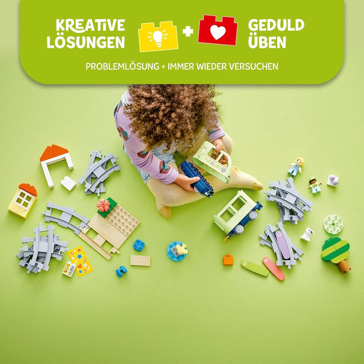 LEGO DUPLO Town Interactive Adventure Train, Playset cu lumini și sunete pentru jocuri de rol, permite copiilor de la 2 ani să construiască șine, jucărie educativă pentru preșcolari 10427
