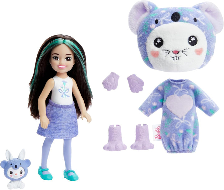 BARBIE Cutie Reveal Doll - păpușă Chelsea cu 6 surprize și distracție cu schimbarea culorilor, iepuraș în costum de pluș Koala, jachetă din fleece cu model la modă, pentru copii de la 3 ani, HRK31