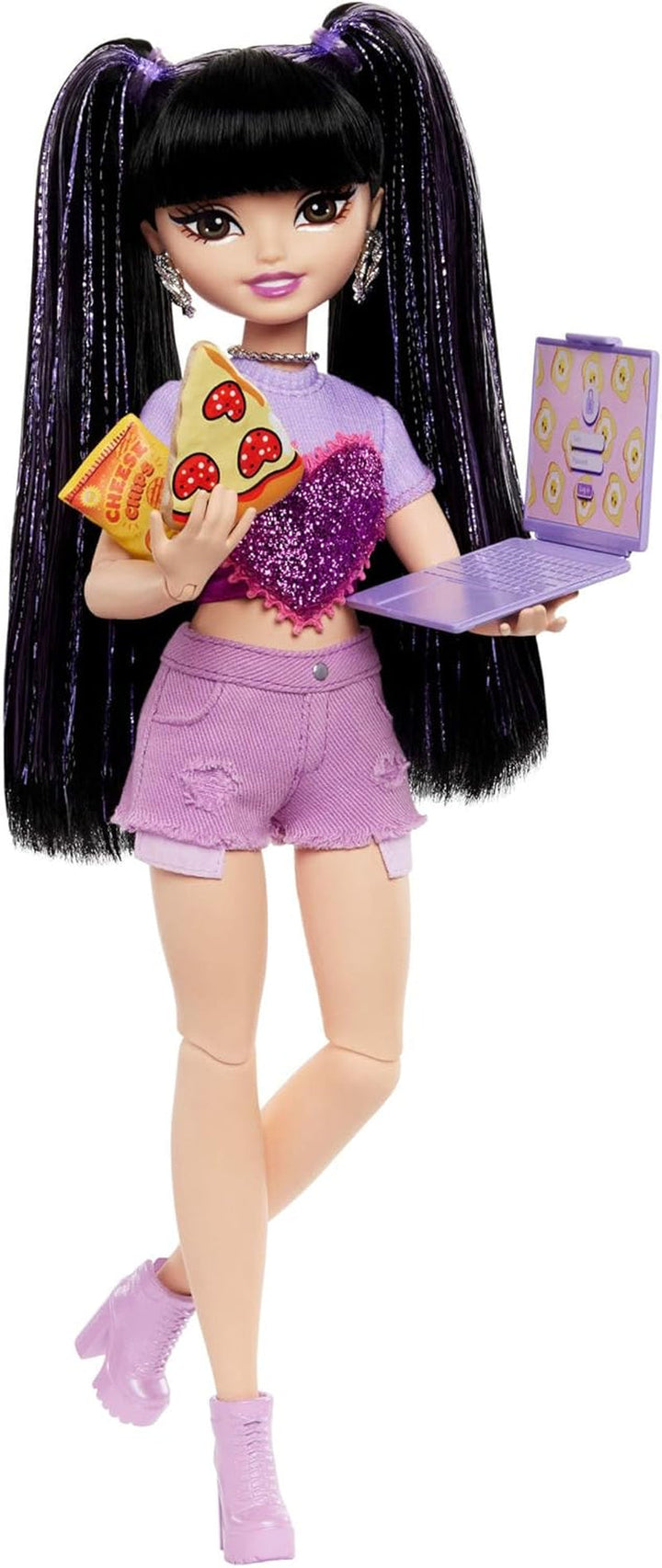 Păpușă Barbie Dream Besties și accesorii, păpușă de modă Teresa mobilă cu păr castaniu și agrafe de păr, 10 bucăți temă jocuri video, HYC23