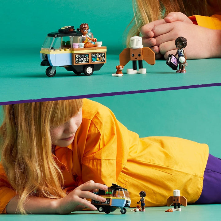 LEGO Friends Rolling Café, jucărie mică de copt pentru copii, cadou pentru fete și băieți de la 6 ani, jucărie educativă cu personajele Aliya, Jules și câinele Aira 42606