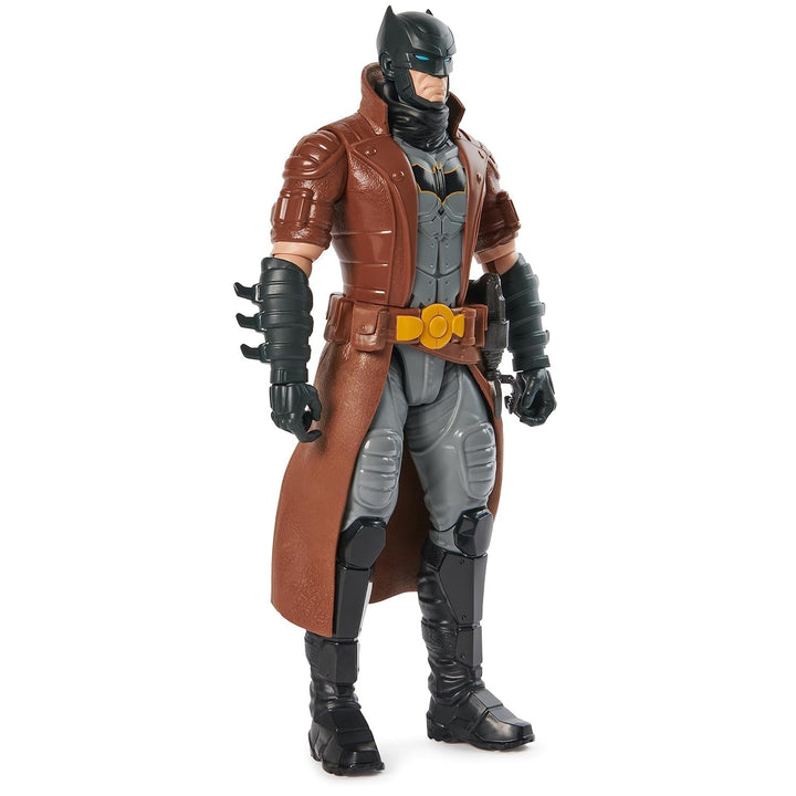 DC Comics, Batman Action Figure, 30 cm înălțime, complet mobil pentru aventuri captivante și cascadorii pline de acțiune, jucărie pentru copii de la 3 ani în sus