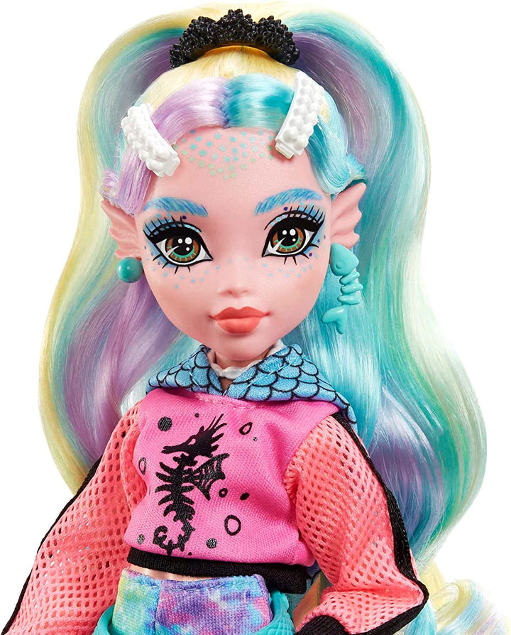 Păpușă MONSTER HIGH Lagoona Blue - hanorac roz, pantaloni scurți de bicicletă batik, sandale cu platformă, aripioare, accesorii, pentru copii cu vârsta peste 4 ani, HHK55