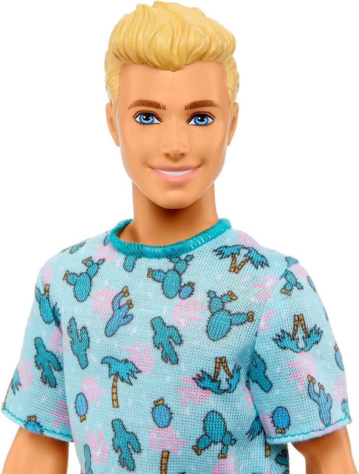 Păpușă Barbie Ken Fashionistas - tricou cu imprimeu de cactus și palmier, pantaloni scurți albi și adidași, perfect pentru aventuri cu prietenii și plimbări prin oraș, pentru copii de la 3 ani în sus, HJT10