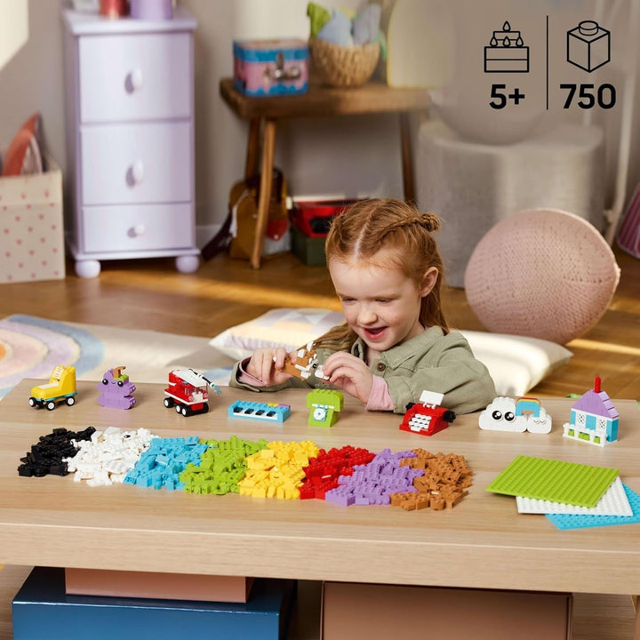 Set creativ LEGO Classic pentru construcție și joacă - set cu cărămizi colorate - construiește o casă, un câine, o mașină amuzantă, o claviatură de pian și un curcubeu - set de artizanat pentru băieți și fete de la 5 ani