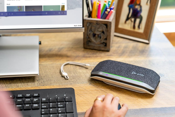 Poly Sync 20+ Personal, portabil Difuzor Bluetooth pentru conferințe (Plantronics) - Anulare ecou/zgomot - Adaptor Bluetooth Usb-C, compatibil: Teams (certificat), Zoom, PC, Mac, telefon mobil