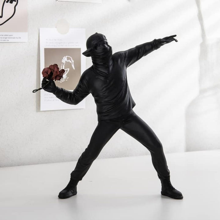 Schöne Ballonmädchen, Harzskulptur, Statue für Inneneinrichtung, Banksy -Statue, rotes Herzmädchen, Ballonfigur, moderne Kunstskulptur, Regal, Dekoration