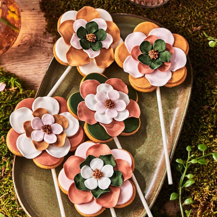 FunCakes fondant rulat Shimmering Rose: Ușor de utilizat, neted, flexibil, moale și pliabil, perfect pentru decorarea prăjiturilor, halal, kosher și fără gluten. 250 g Pasta de zahar Naty Shop